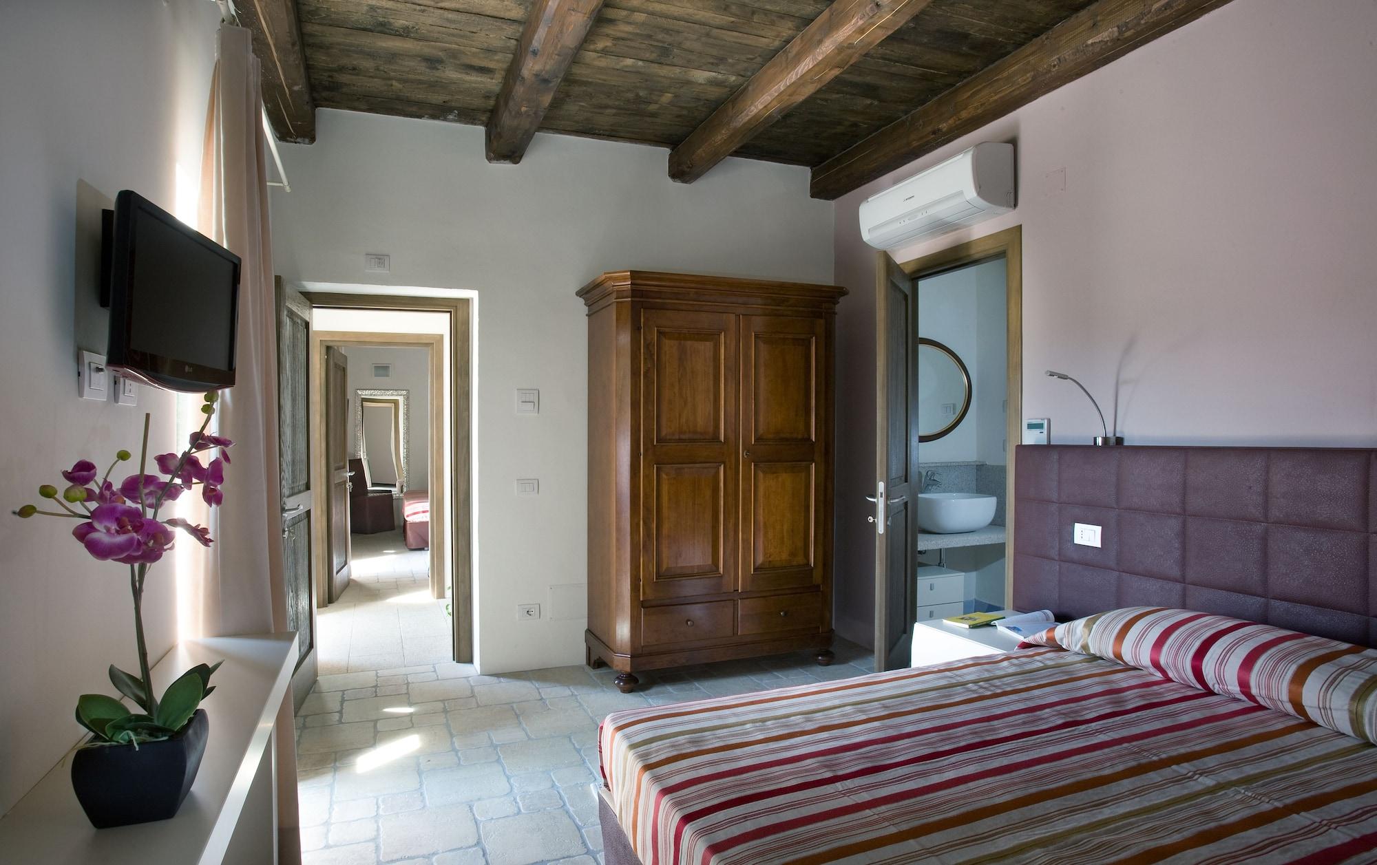 Liscia Country Relais Guest House Sant'Antonio di Gallura Bagian luar foto