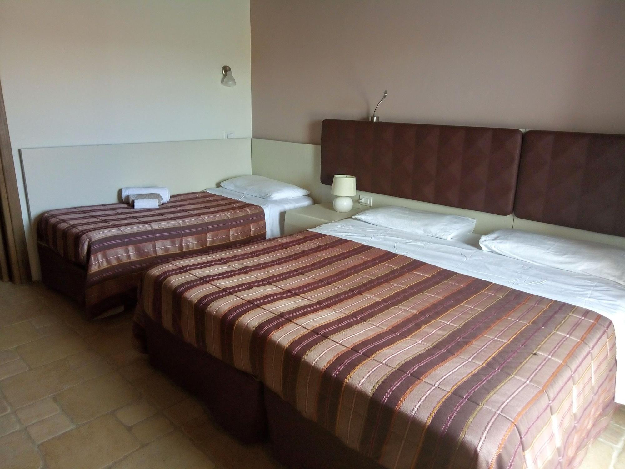 Liscia Country Relais Guest House Sant'Antonio di Gallura Bagian luar foto