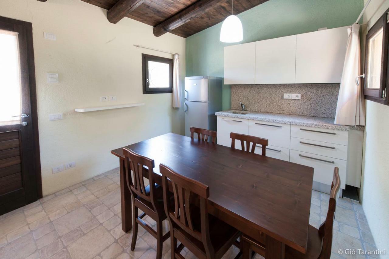 Liscia Country Relais Guest House Sant'Antonio di Gallura Bagian luar foto