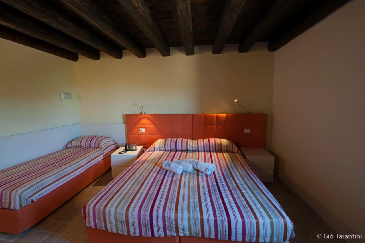 Liscia Country Relais Guest House Sant'Antonio di Gallura Bagian luar foto