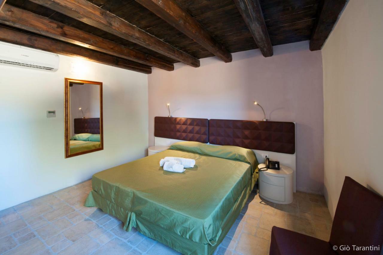 Liscia Country Relais Guest House Sant'Antonio di Gallura Bagian luar foto