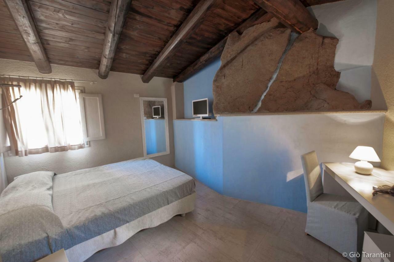 Liscia Country Relais Guest House Sant'Antonio di Gallura Bagian luar foto
